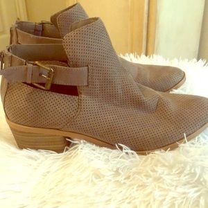 DV by Dolce Vita booties. Size 8!